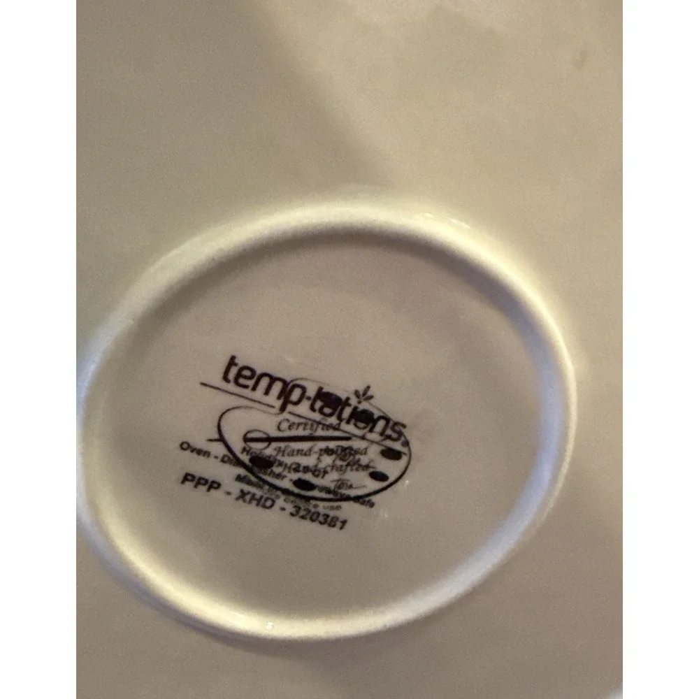 Temptations Special Edition 2 Quart‎ Holiday Bowl Winter Whimsy 3D Reindeer